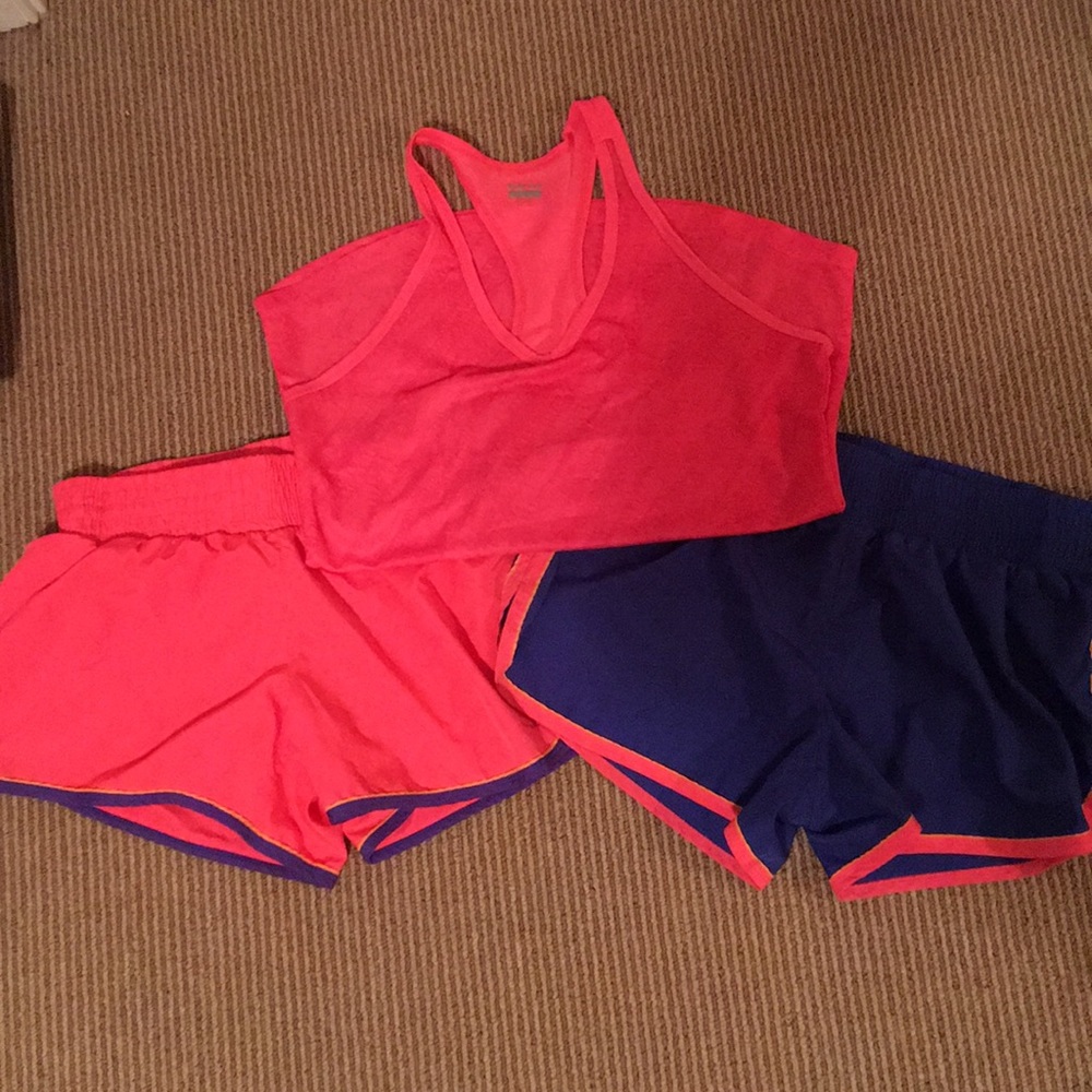 Women’s exercise racerback top and shorts set